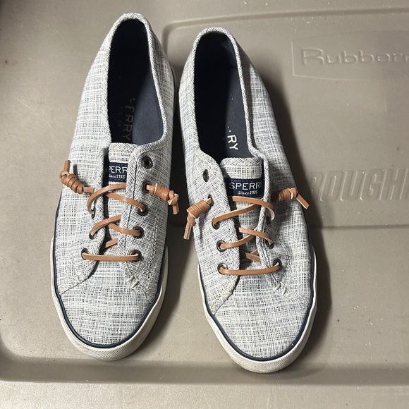 Sperry Textured Gray Sneakers with Brown Laces - Picture 1 of 6
